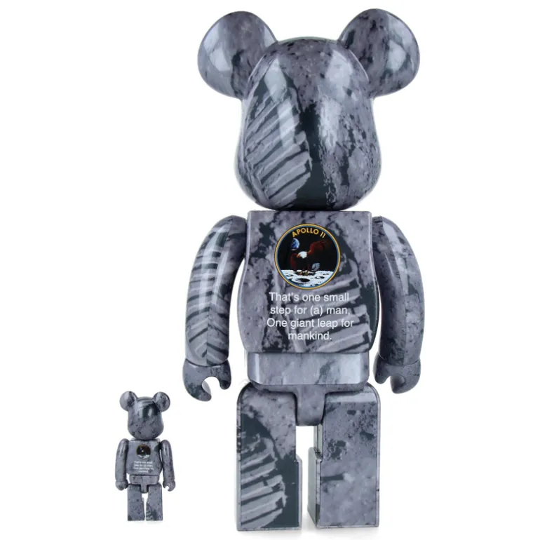 400% + 100% Bearbrick Moon Footprints