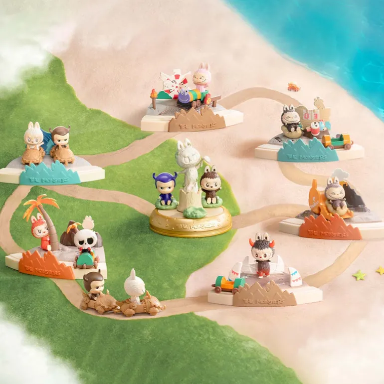 Labubu - The Monsters playing Games Series Scene Sets