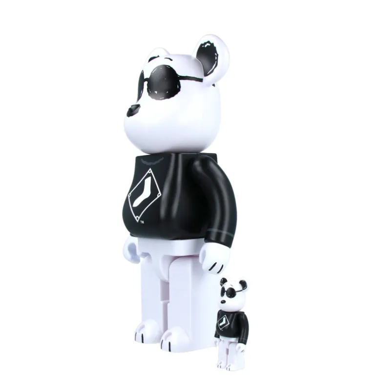 400% + 100% MLB x Bearbrick Snoopy (White Sox)